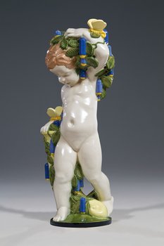 Hubert Kovařík: Putto (Léto) / 1910 - 15 / Wiener Kunstkeramische Werkstätte / 92 cm / Dr. Fischer Kunstauktionen 18. 5. 2013 / 11 500 Eur